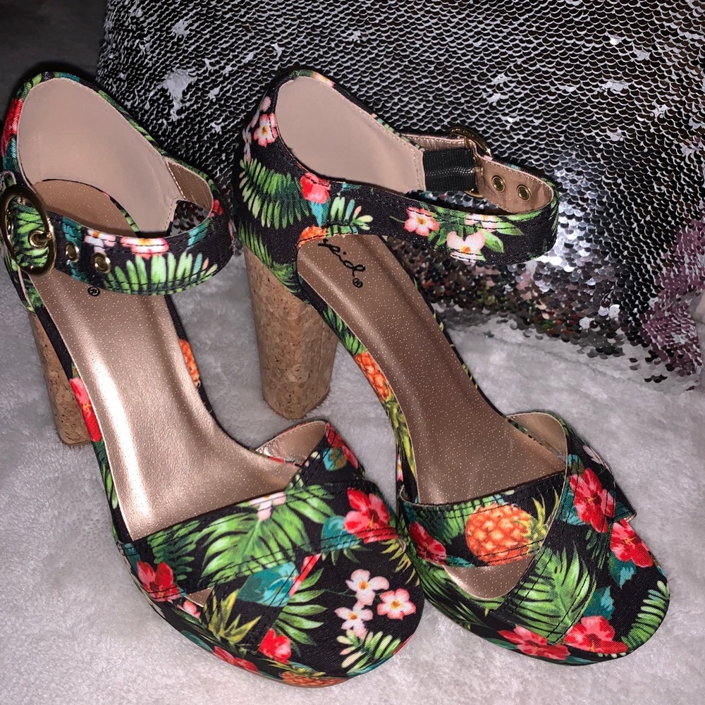 BRAND NEW - Tropical Strappy Chunky Heels